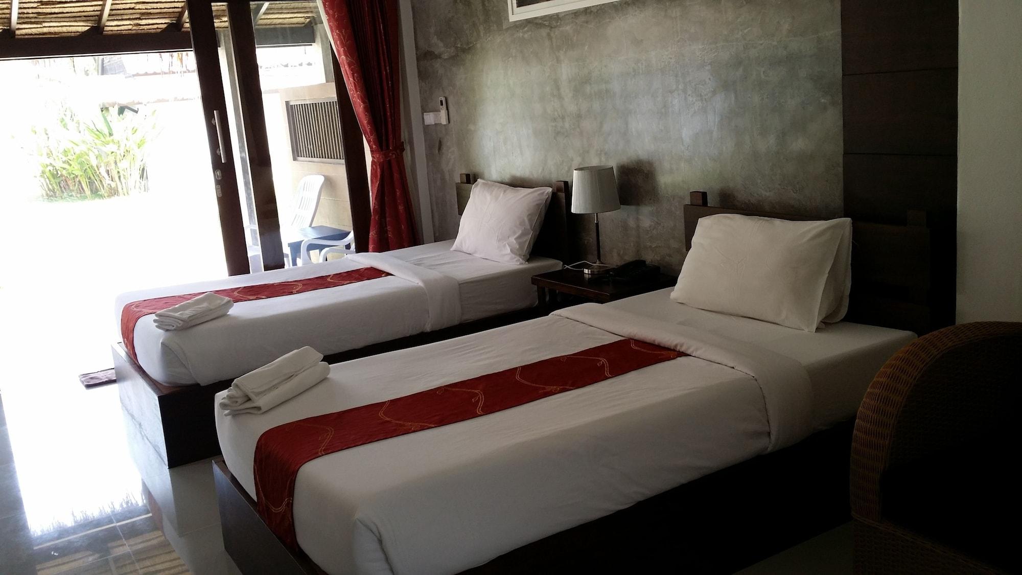 Pathiu Nana Beach Hotel & Resort מראה חיצוני תמונה