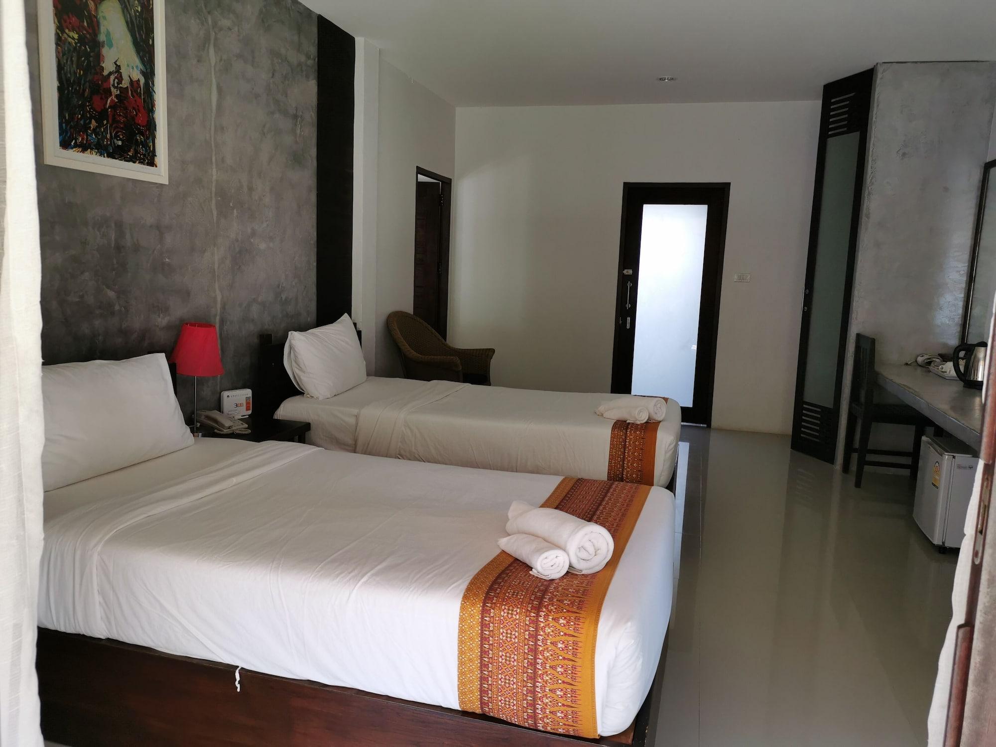 Pathiu Nana Beach Hotel & Resort מראה חיצוני תמונה