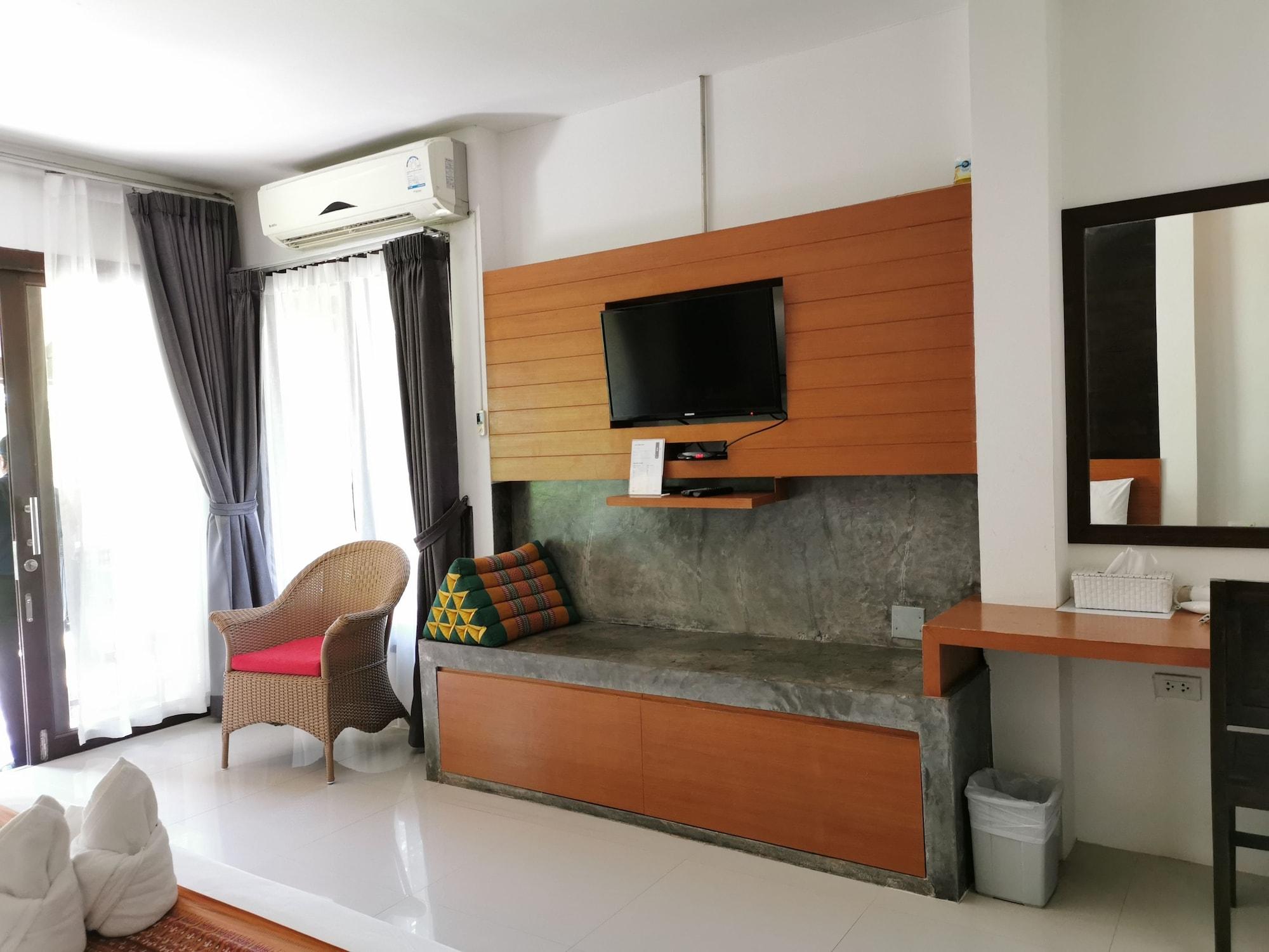 Pathiu Nana Beach Hotel & Resort מראה חיצוני תמונה