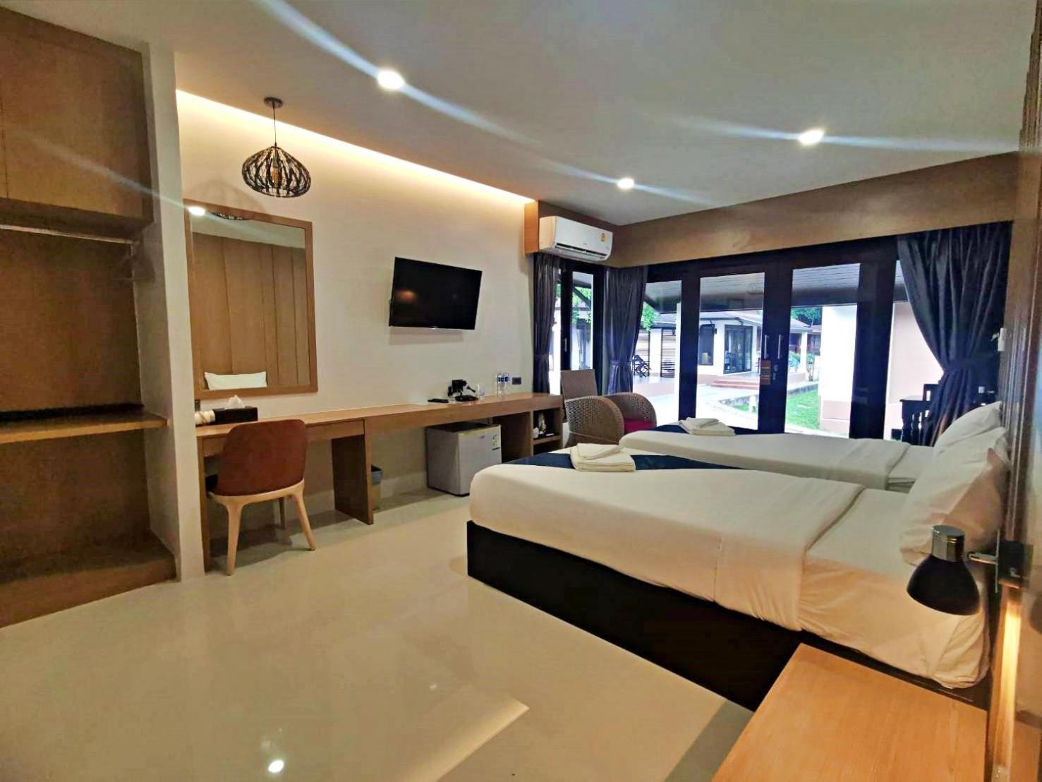 Pathiu Nana Beach Hotel & Resort מראה חיצוני תמונה
