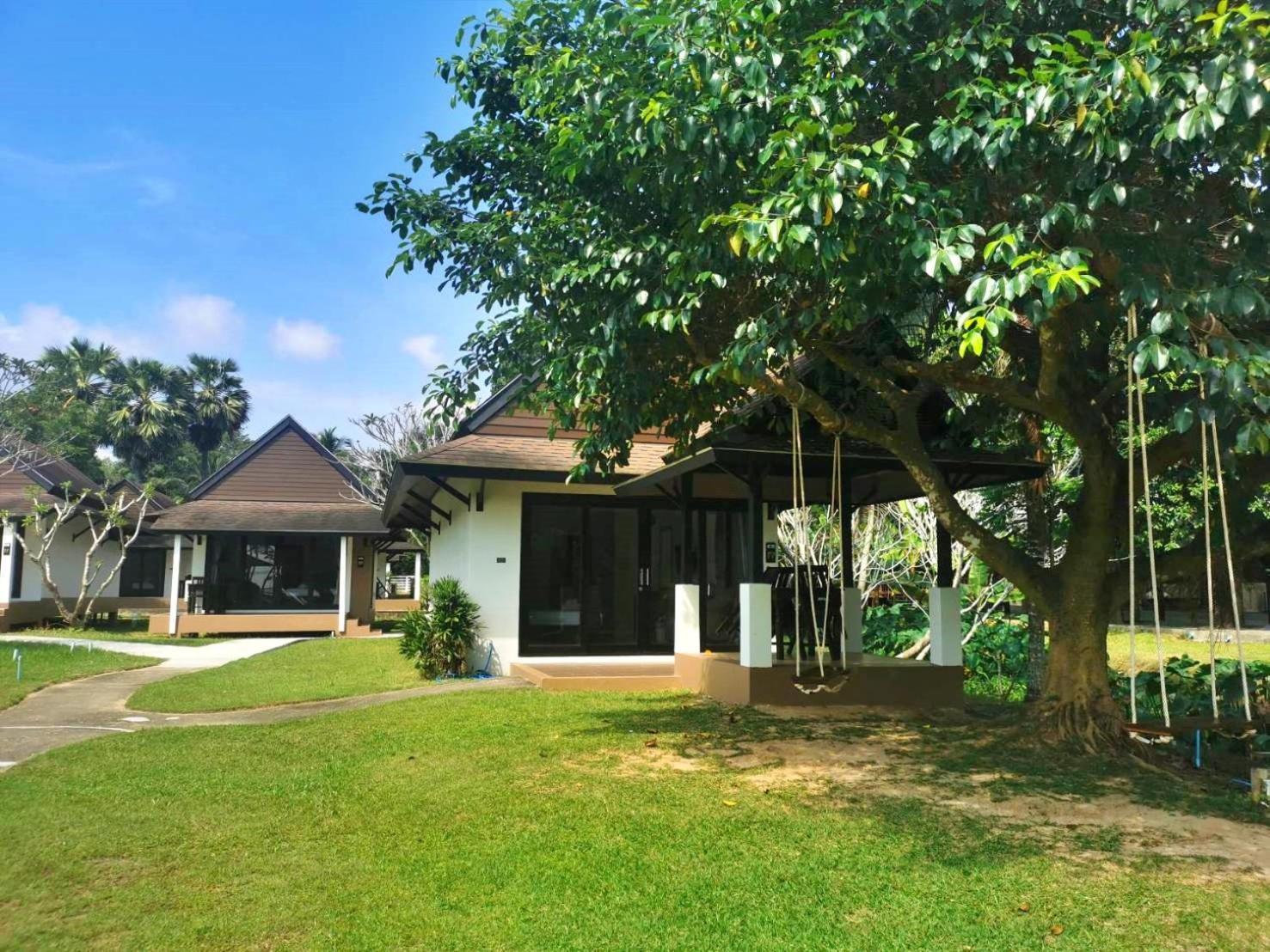 Pathiu Nana Beach Hotel & Resort מראה חיצוני תמונה