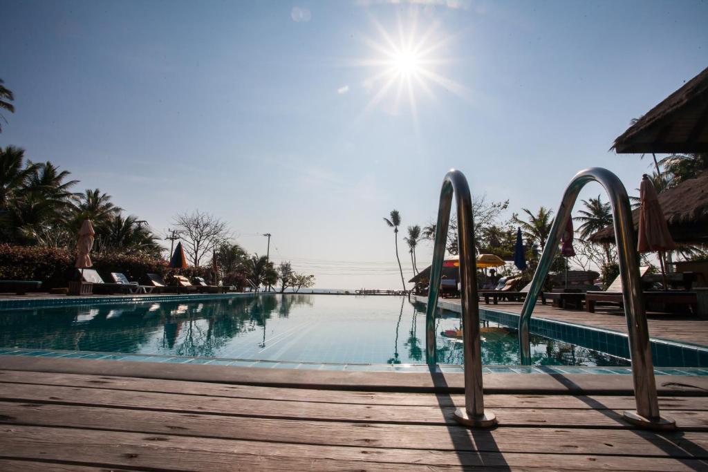Pathiu Nana Beach Hotel & Resort מראה חיצוני תמונה