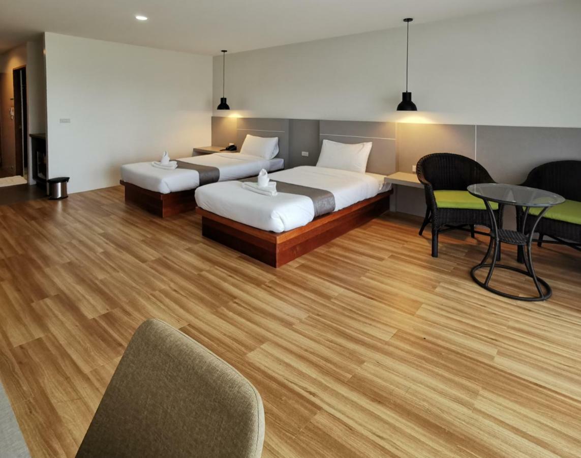 Pathiu Nana Beach Hotel & Resort מראה חיצוני תמונה