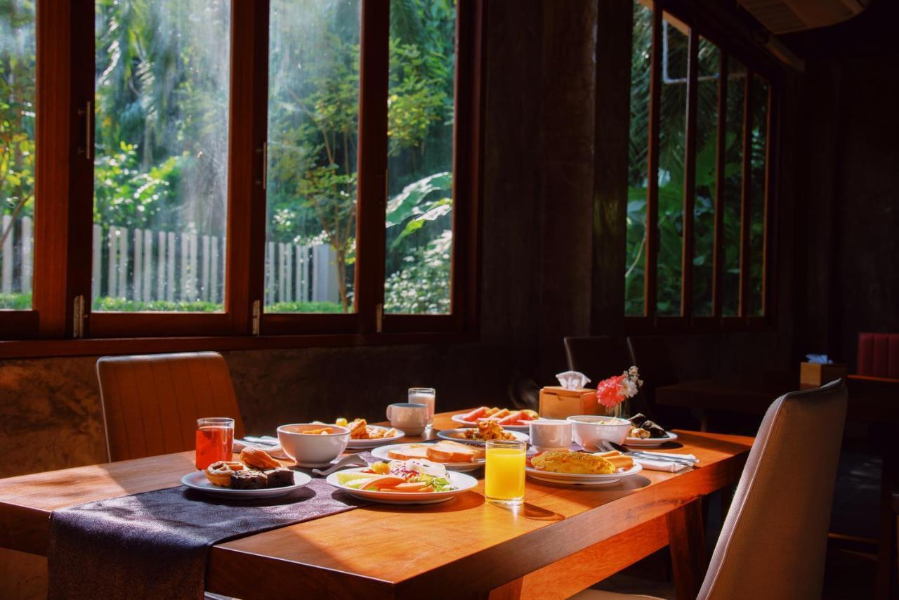 Pathiu Nana Beach Hotel & Resort מראה חיצוני תמונה