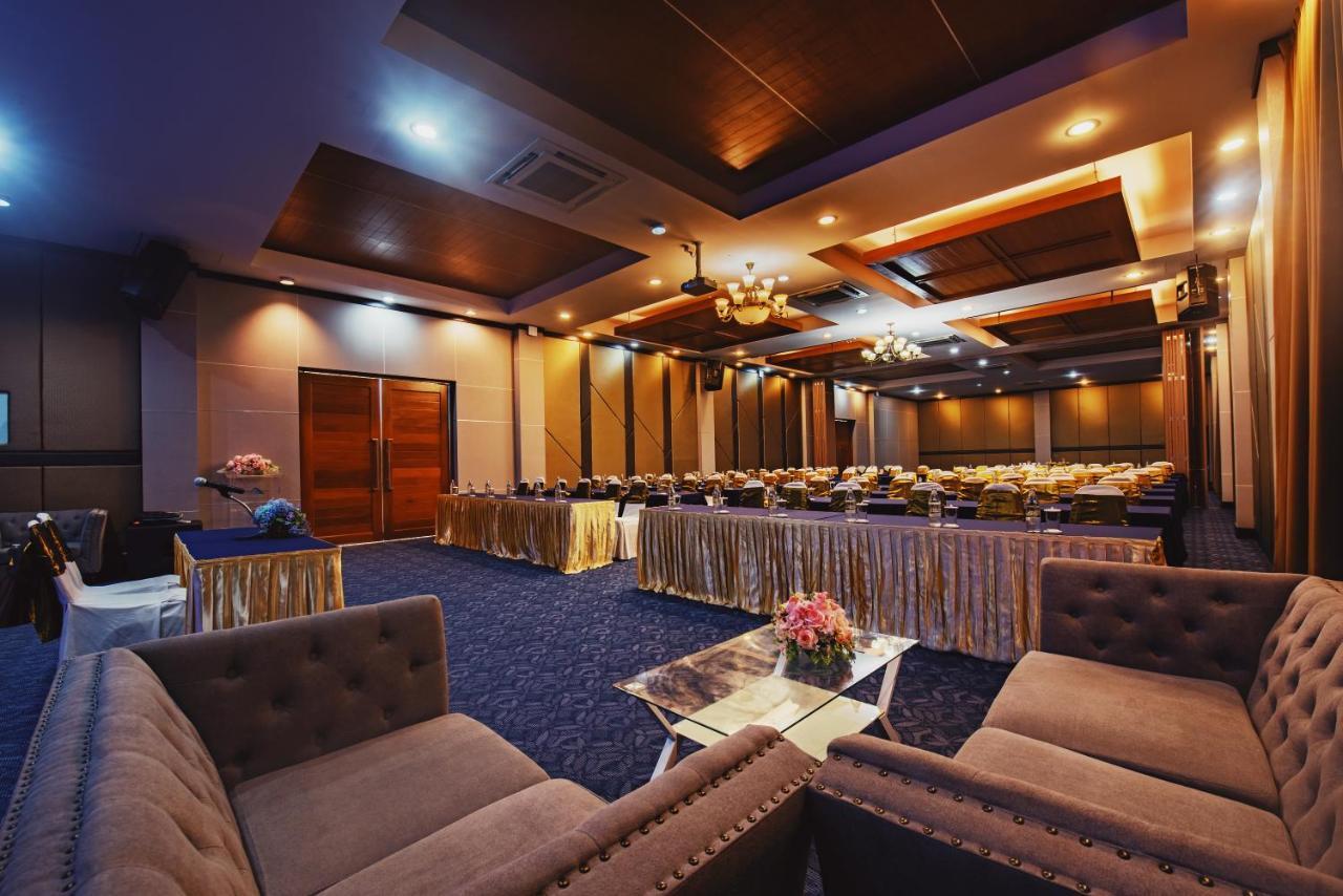 Pathiu Nana Beach Hotel & Resort מראה חיצוני תמונה
