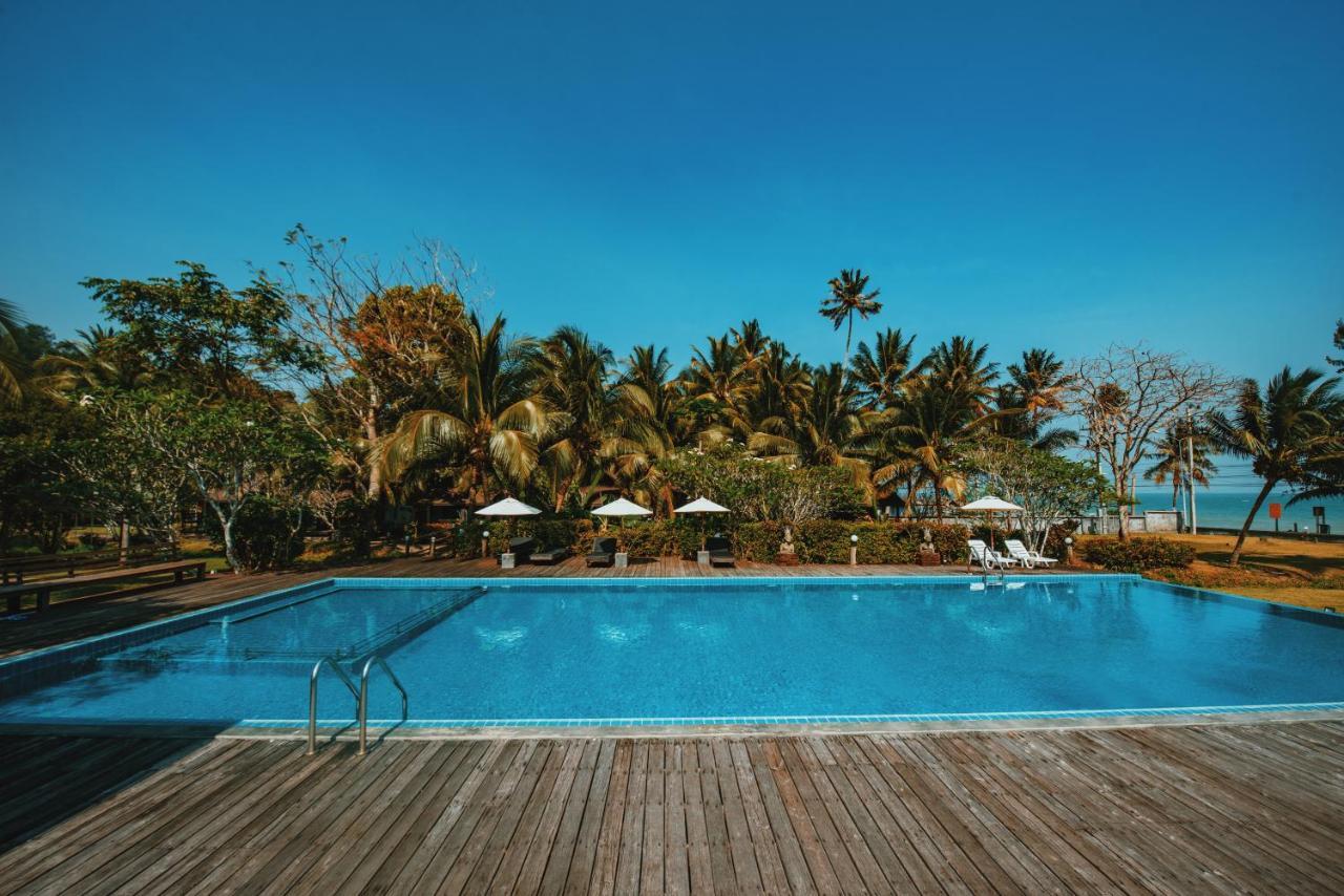Pathiu Nana Beach Hotel & Resort מראה חיצוני תמונה