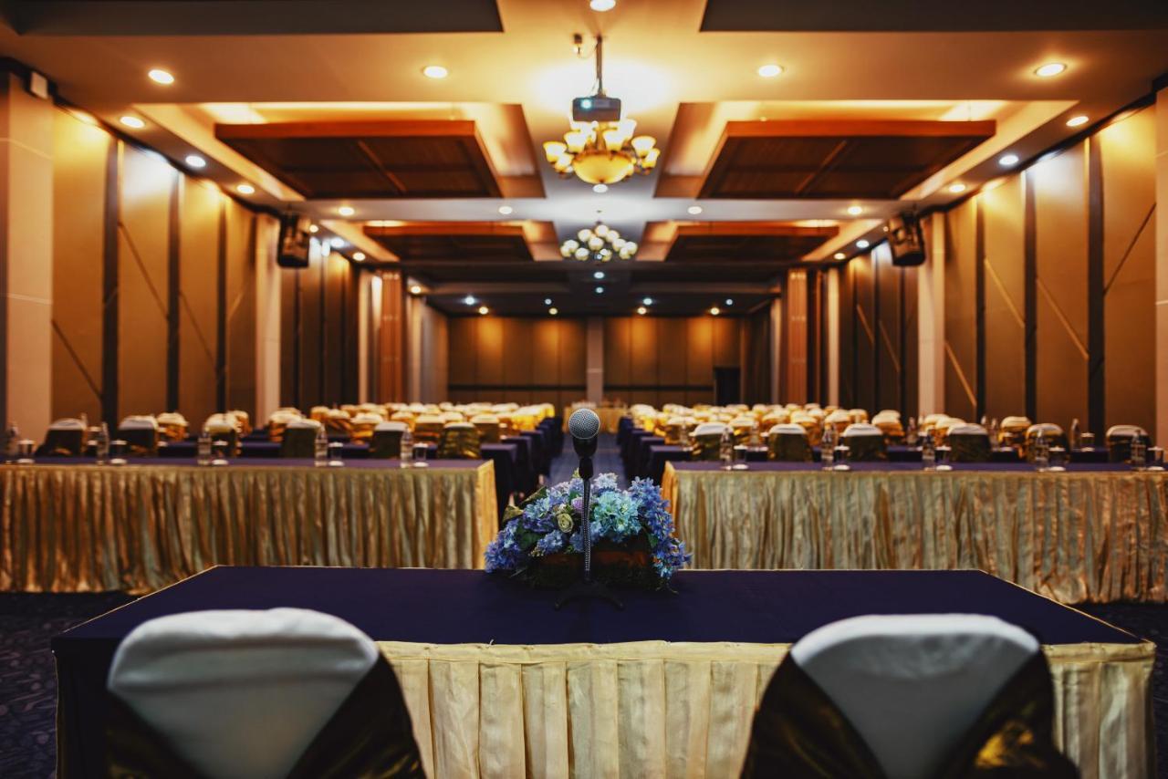Pathiu Nana Beach Hotel & Resort מראה חיצוני תמונה